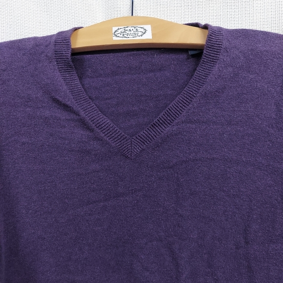 IZOD Purple Pullover VNeck Lightweight Sweater - Picture 4 of 11